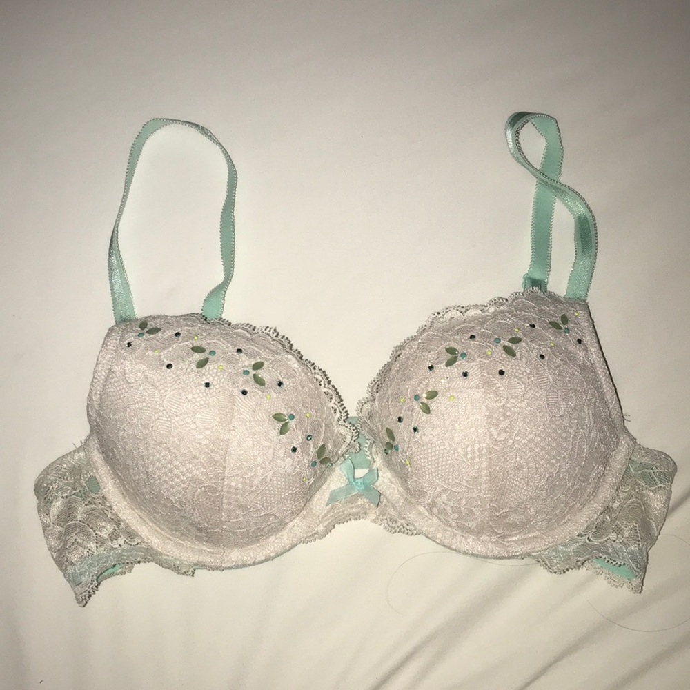 Victoria’s Secret bra